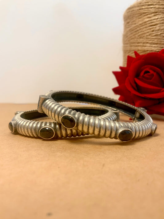 Nidra cuff