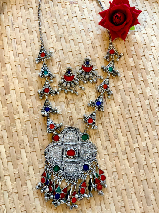 Noor afgani necklace